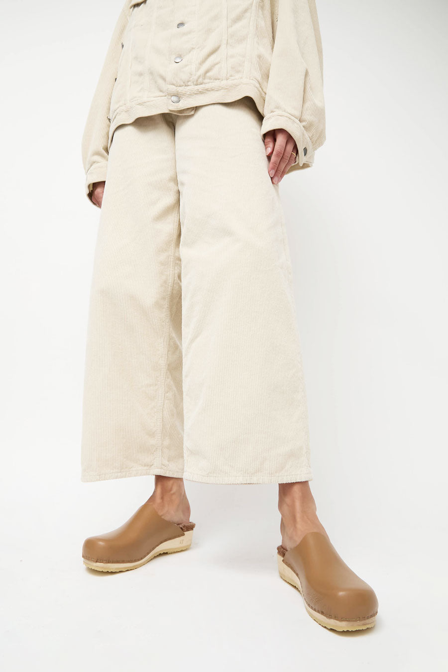 No.6 Contour Clog with Shearling on Flat Base in Khaki and Brown Brisa