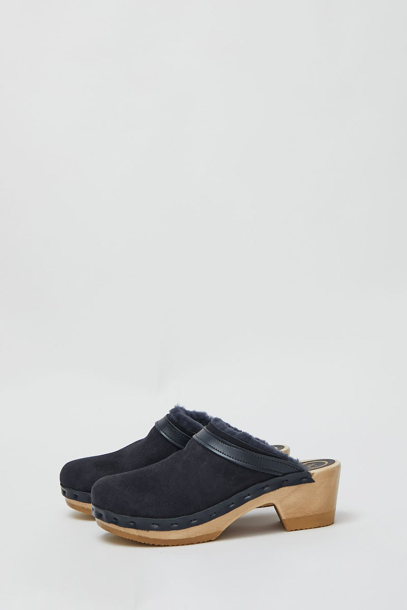 No 6 black clogs online