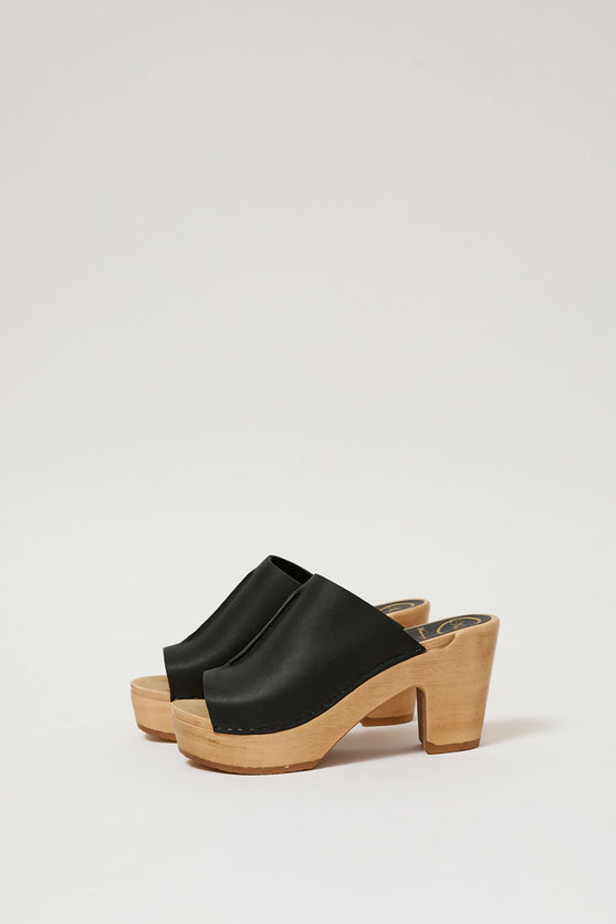 No.6 Front Seam Clog on Platform in Black