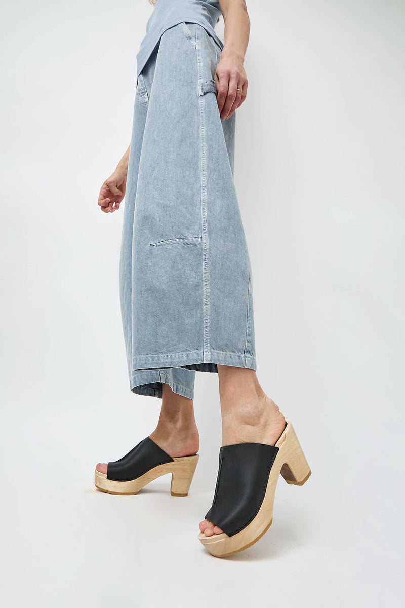 No.6 Front Seam Clog on Platform in Black