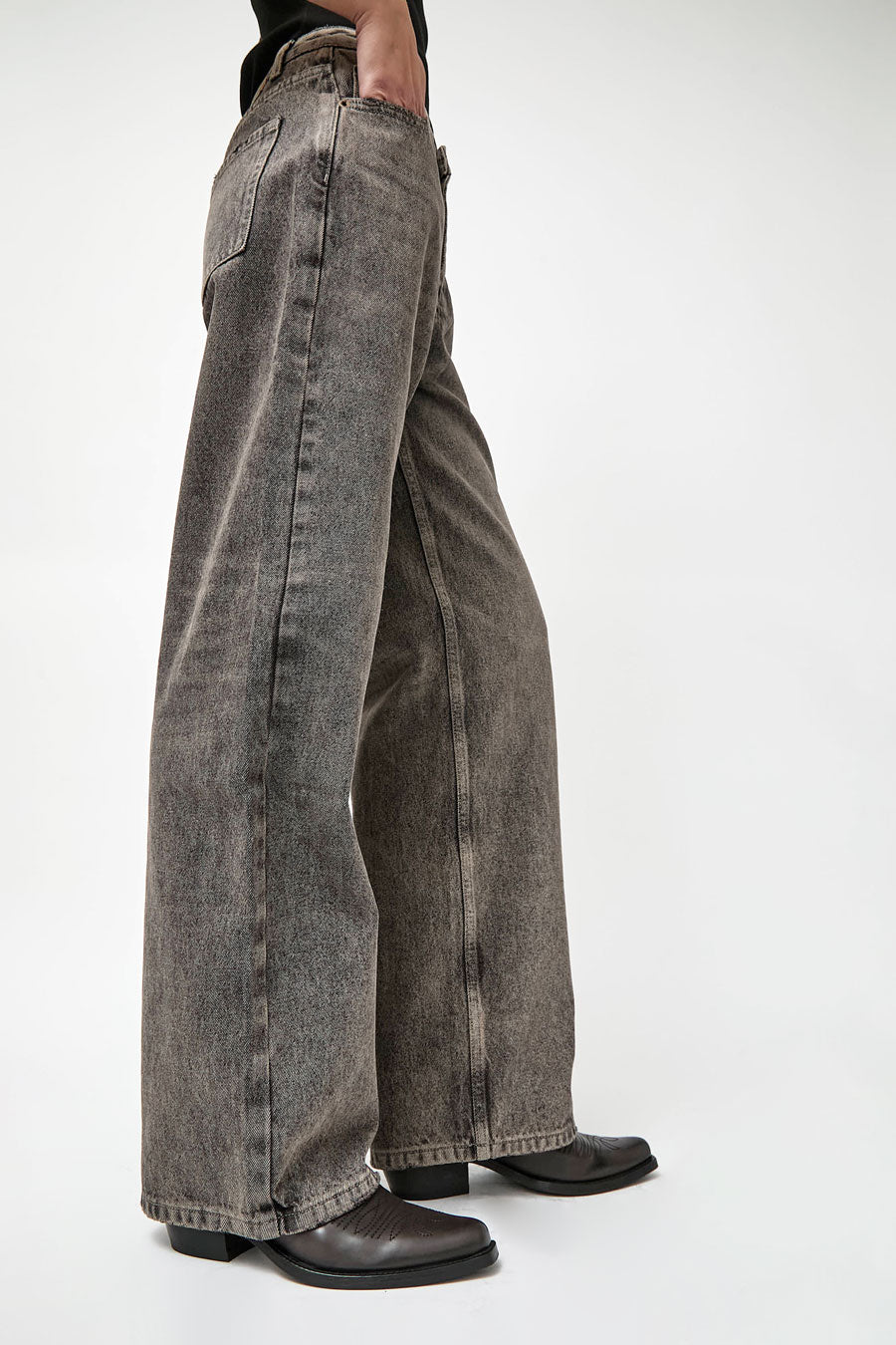 No.6 Leo Jean in Grey Wash