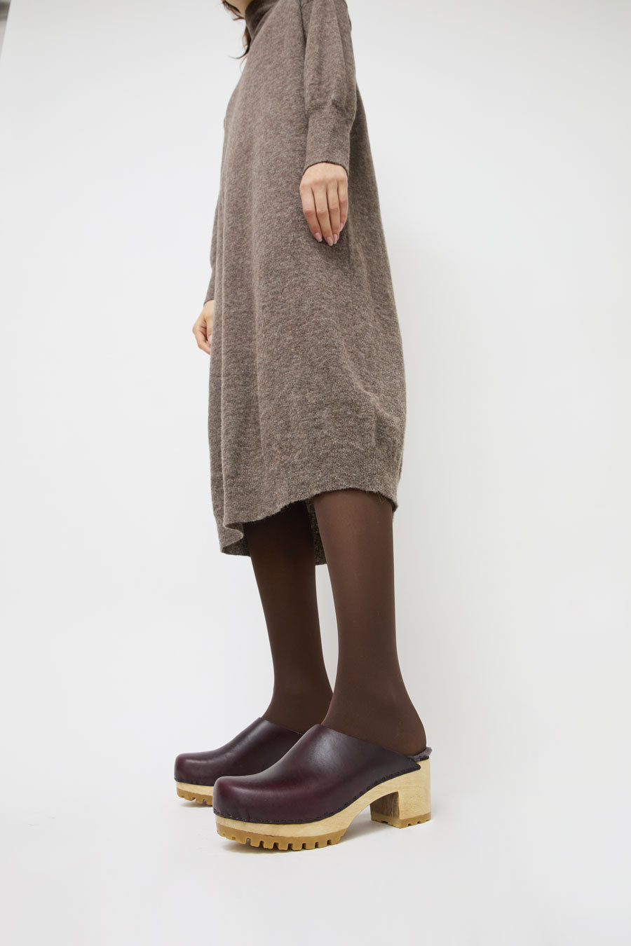No.6 Liza Clog on Mid Tread in Black Cherry with Shadow