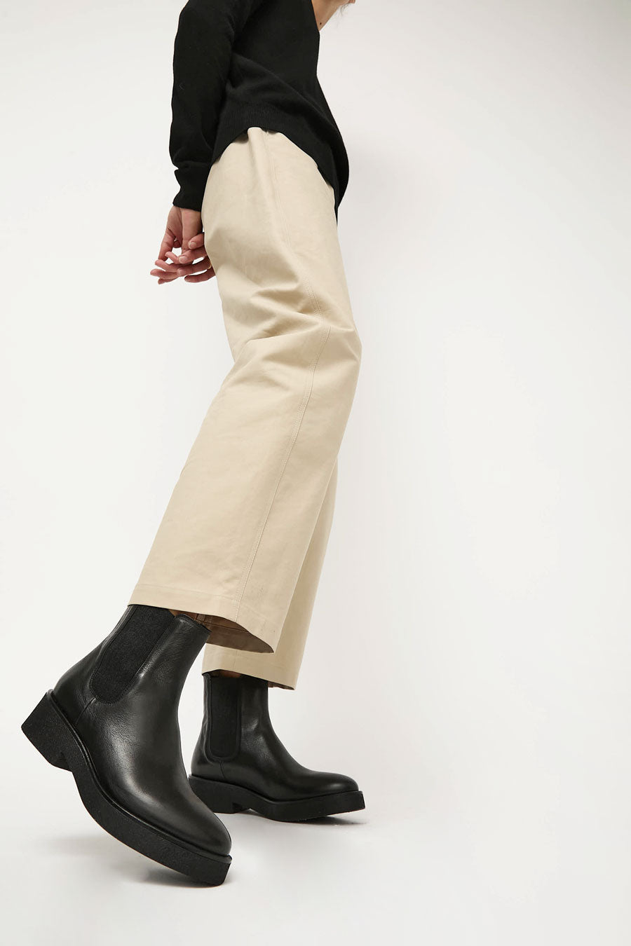 No.6 Pull on Crepe Sole Boot in Nero