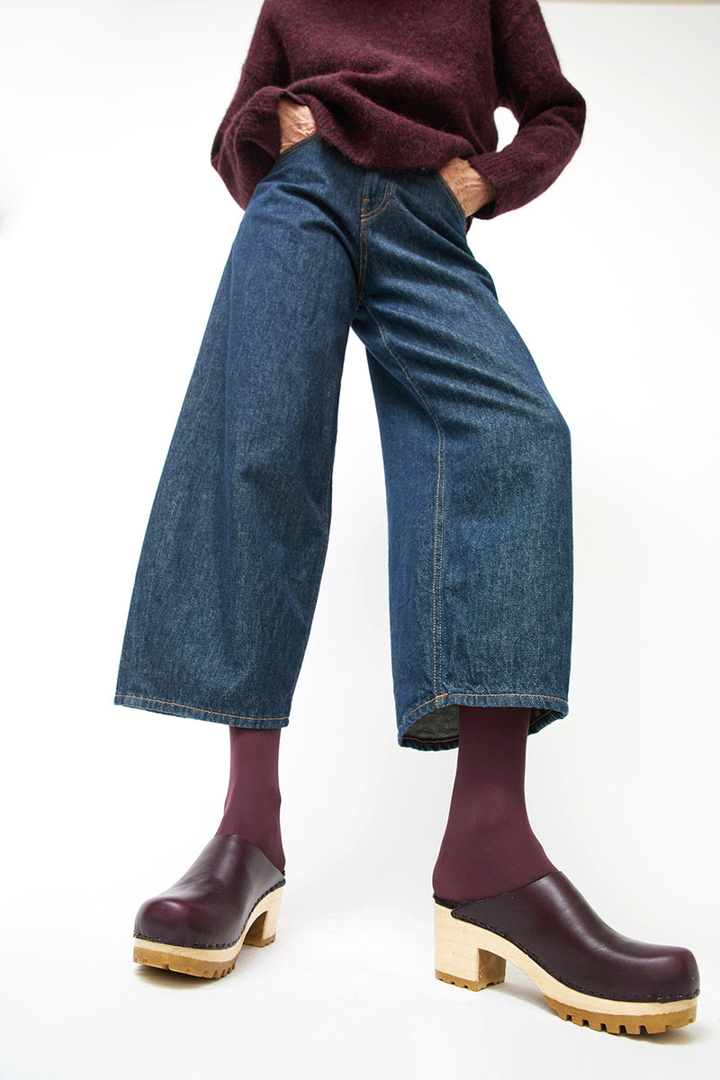 No.6 Liza Clog on Mid Tread in Black Cherry with Shadow