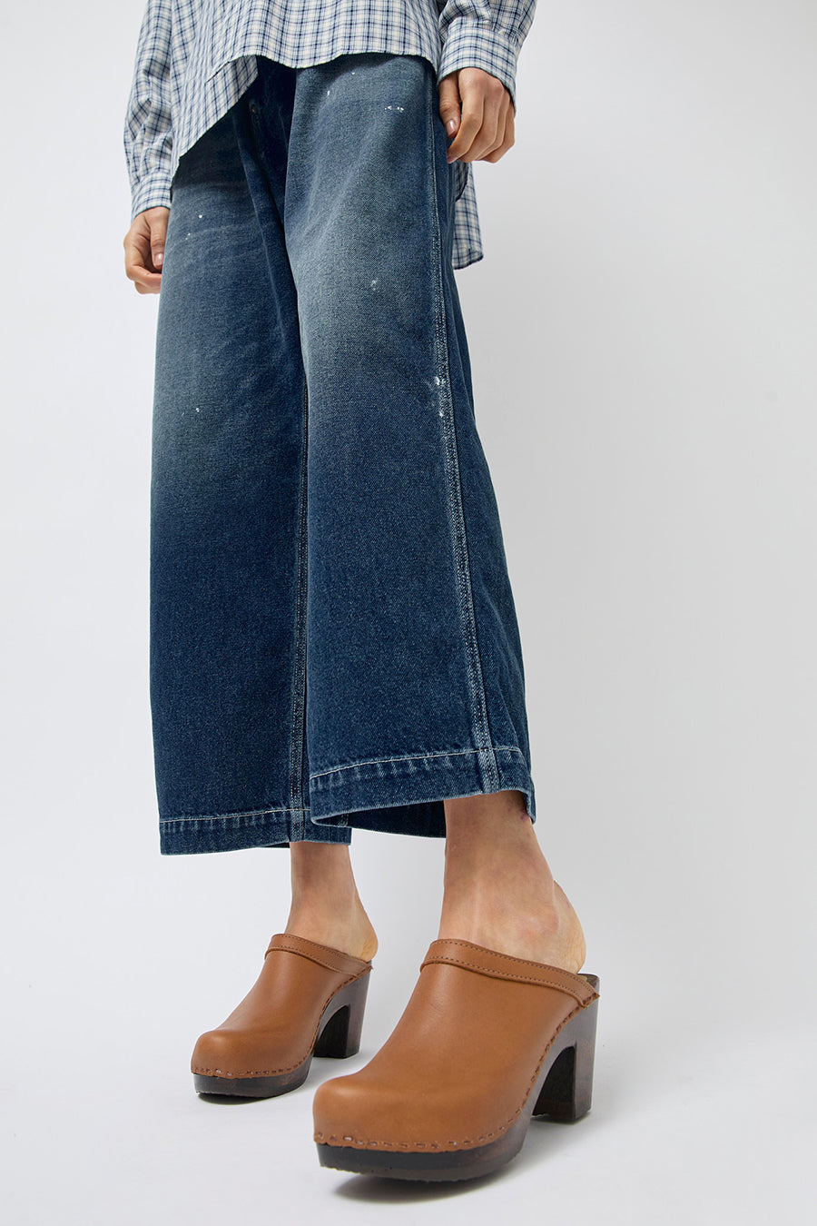 No.6 Old School on High Heel in Palomino on Cocoa Base