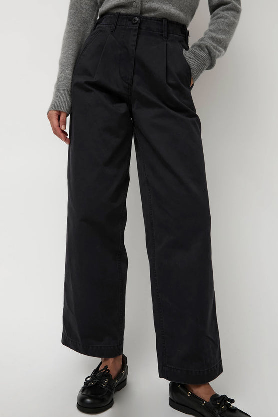 Nothing Written Gato Straight Tuck Pants in Navy