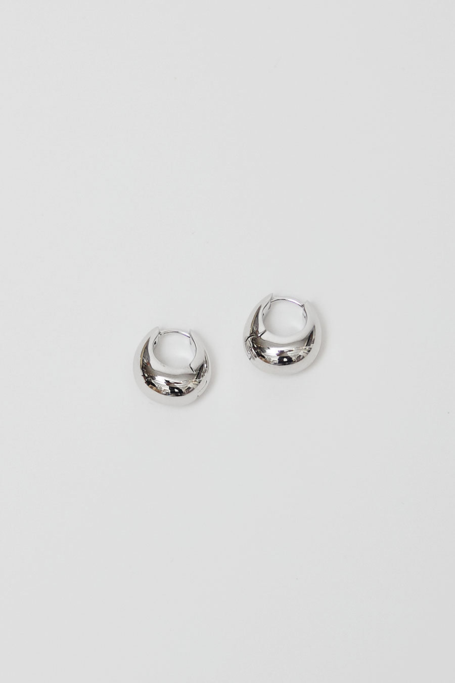 Numbering Medium Volume Waterdrop One Touch Earrings in Silver