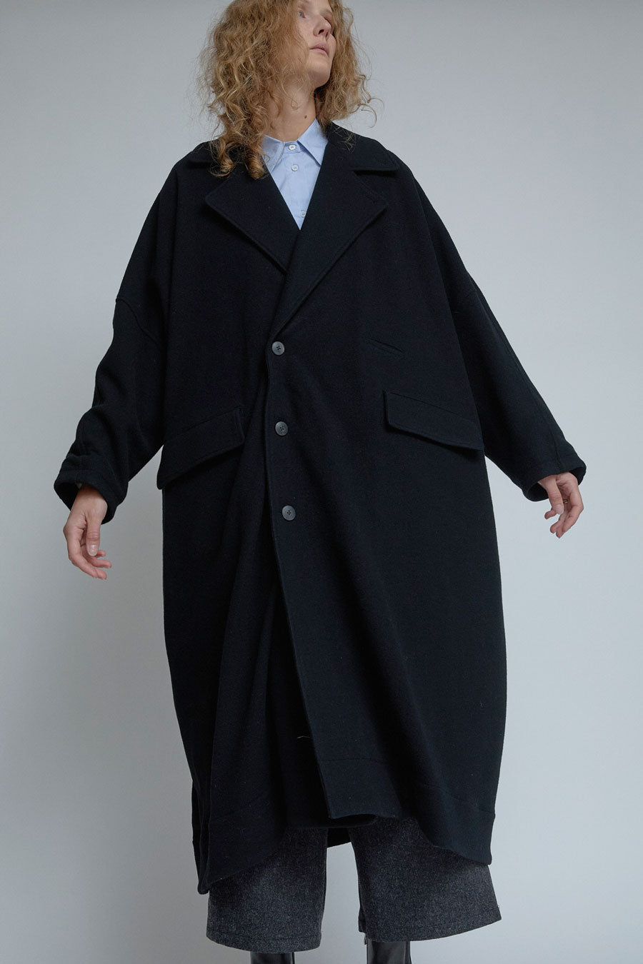 Quitan Wool Cashmere Trench Coat in Black