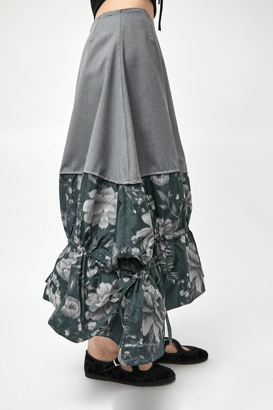 Rave Review Vita Skirt in Grey and Black Floral