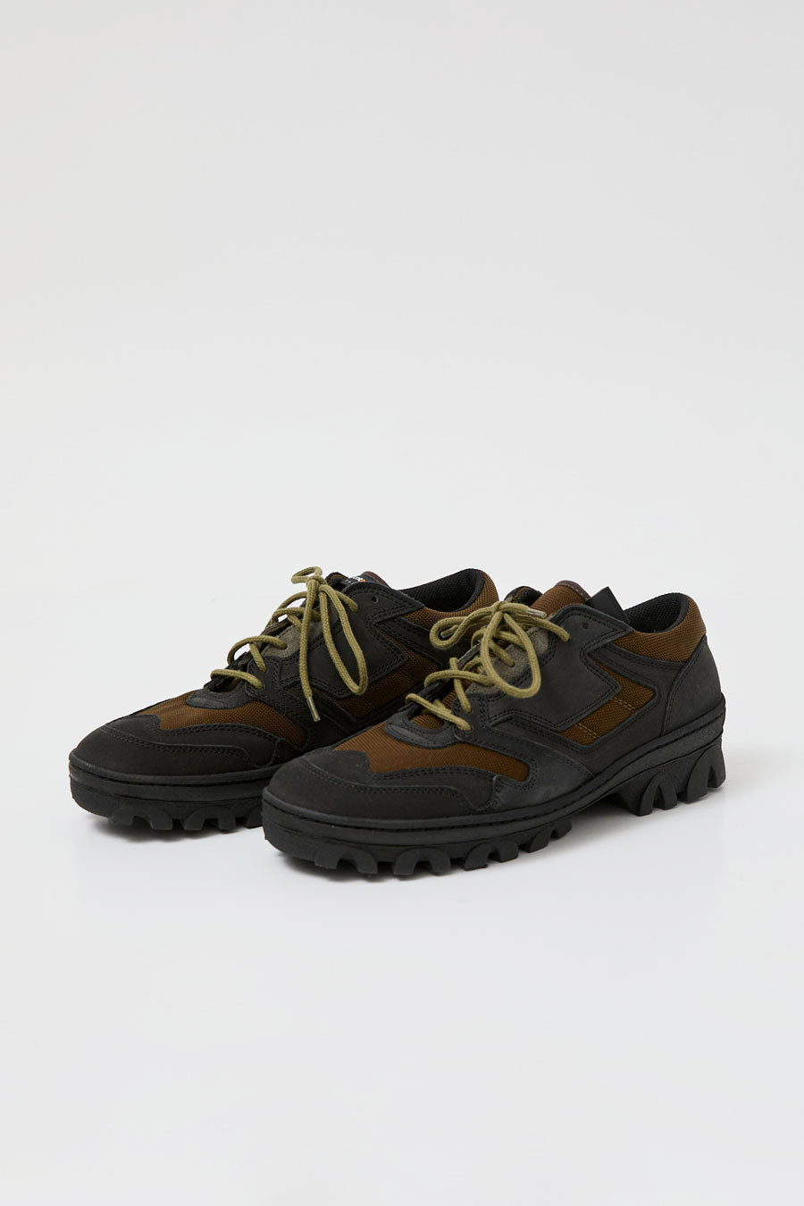 Reproduction of Found 1858 Trainer in Black and Olive