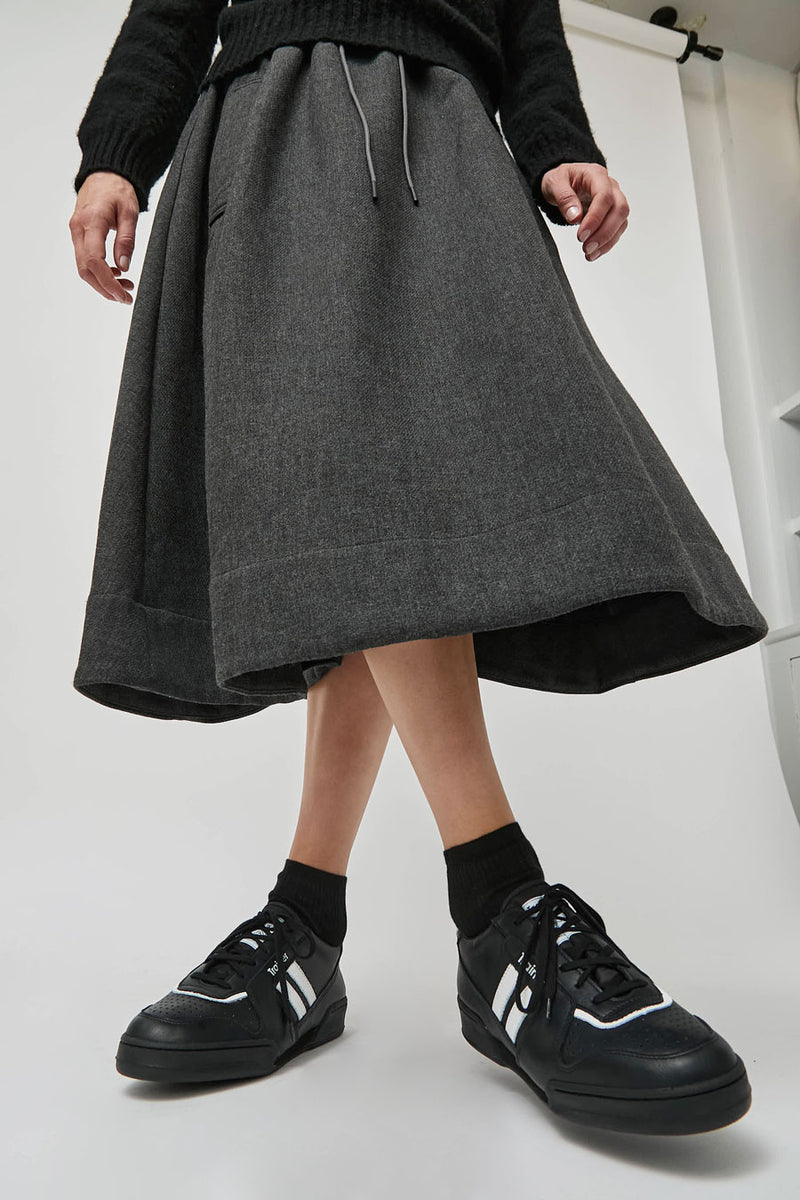 Reproduction of Found 29225L Trainer in Black and White