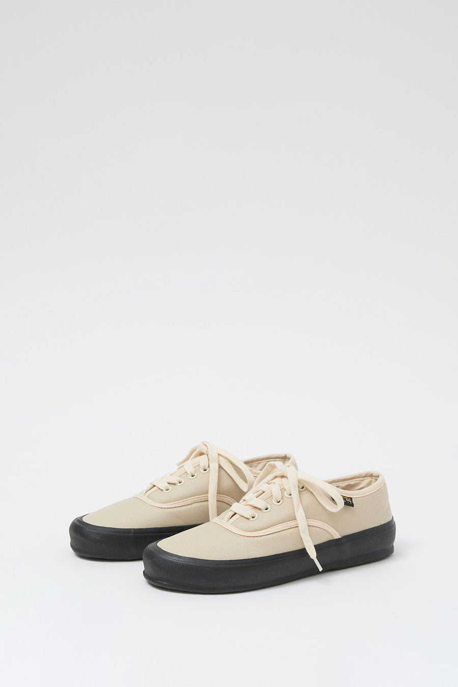 Reproduction of Found 5851C Trainer in Natural and Black Sole
