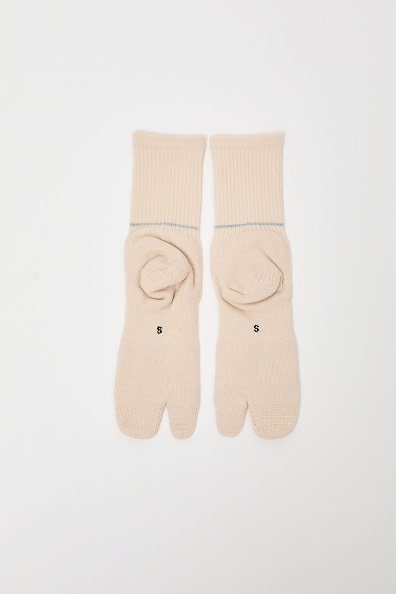 Rototo Merino Tabi Socks in Raw White