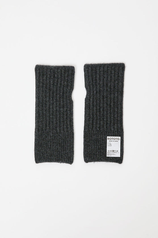 Rototo Seamless Hand Warmers in Charcoal