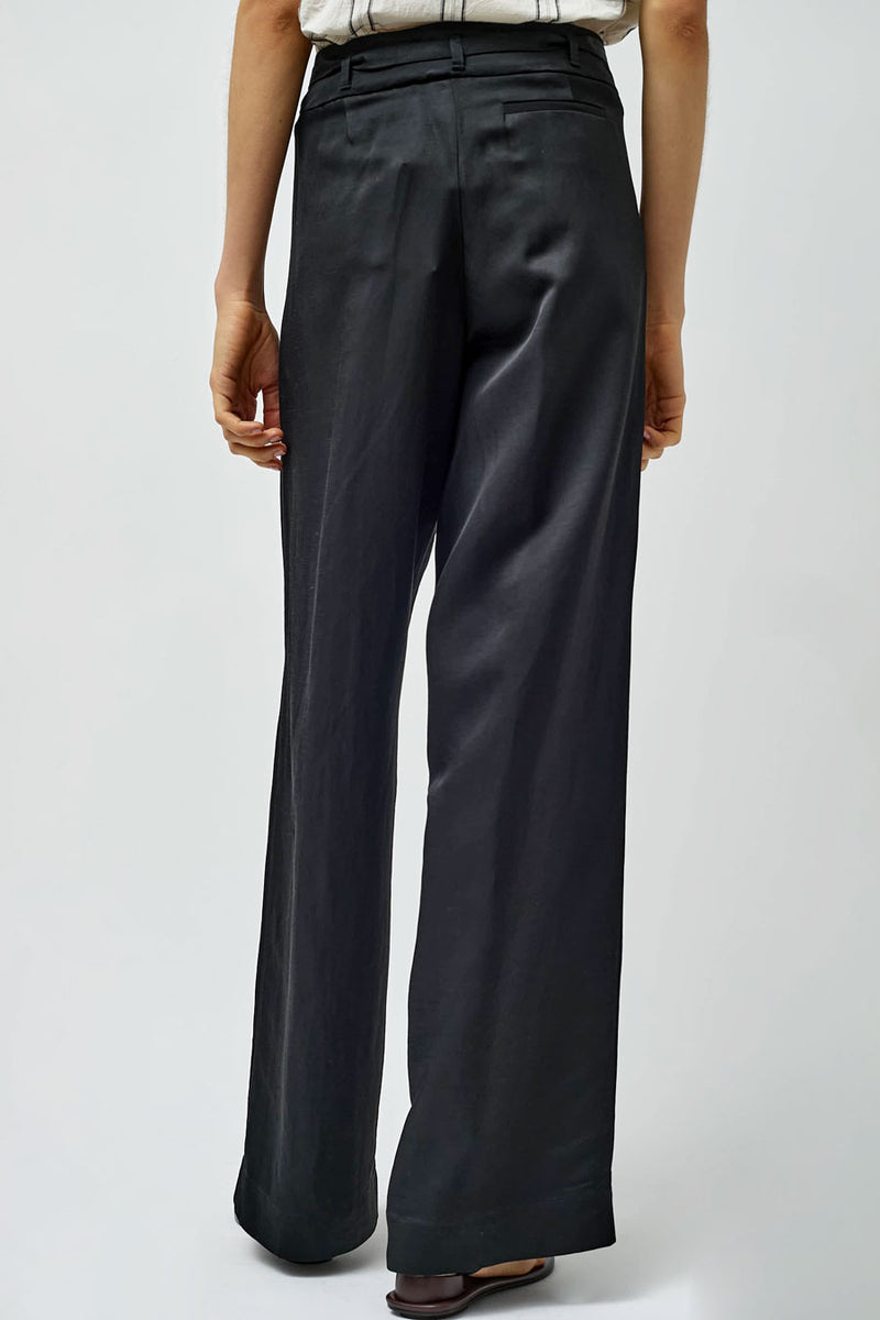 Rue Blanche Sunno Pant in Black