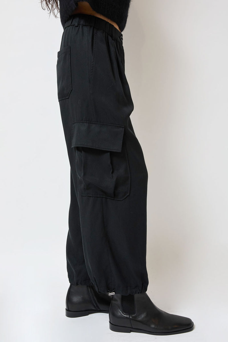 Sayaka Davis Balloon Joggers in Black