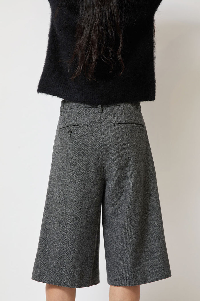 Sayaka Davis Capris in Grey