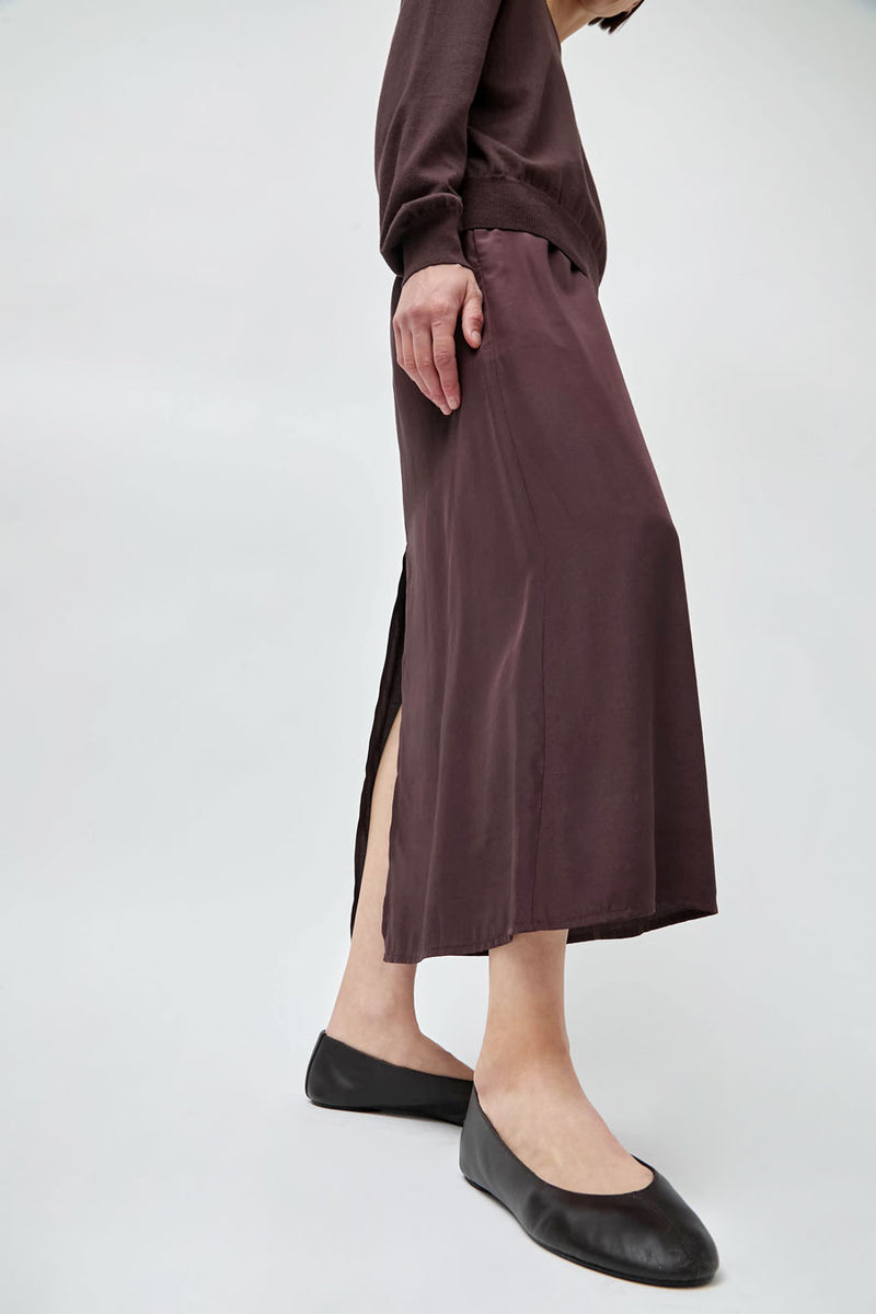 St. Agni Low Scoop Ballet Flat in Coffee