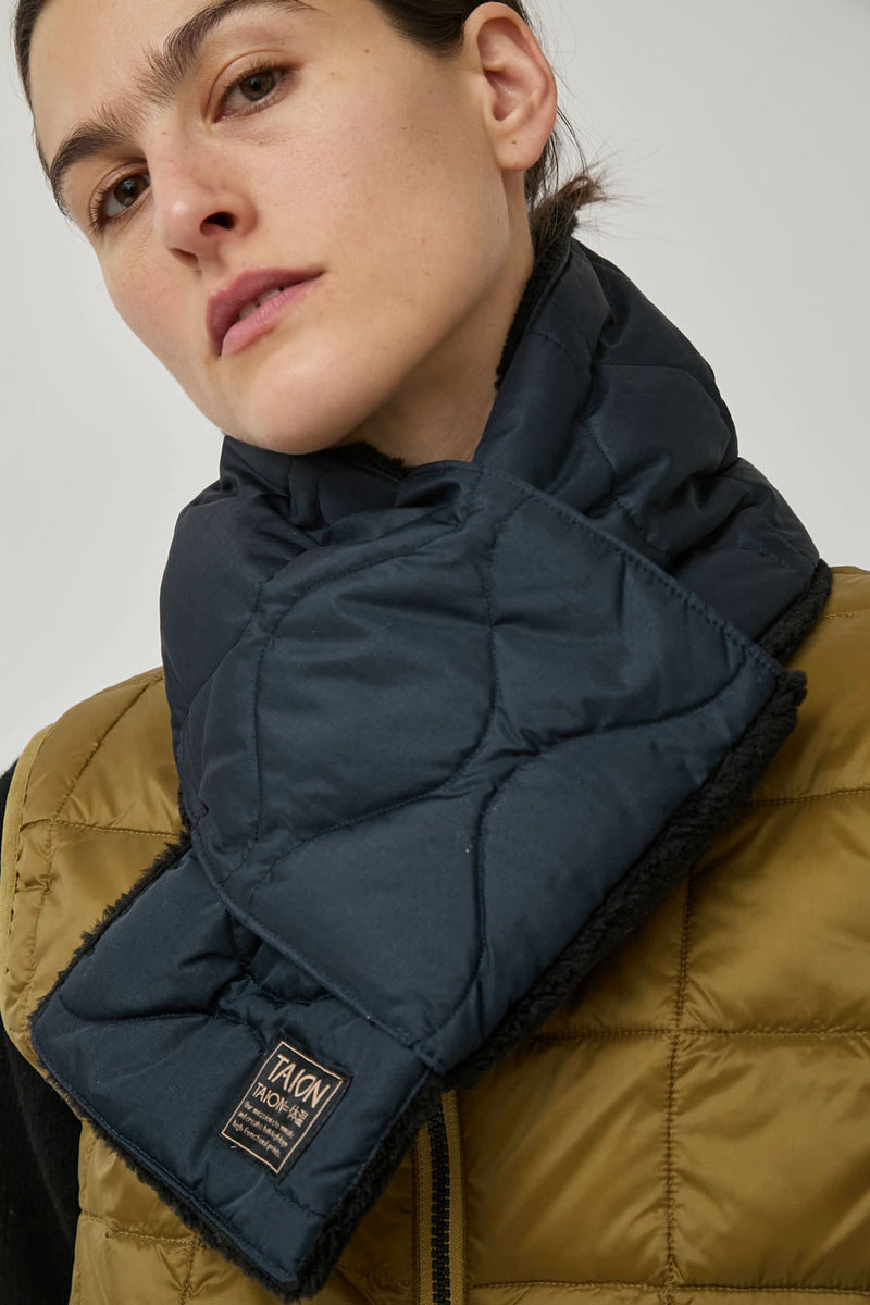 TAION Military Reversible Down Scarf in Dark Navy and Black
