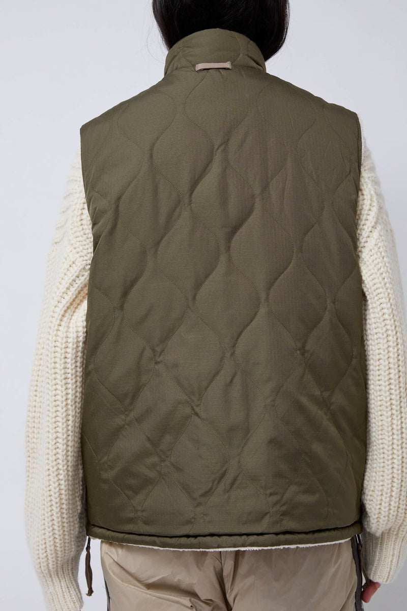 TAION Military Reversible Hi-Neck Down Vest in Multi and Cream