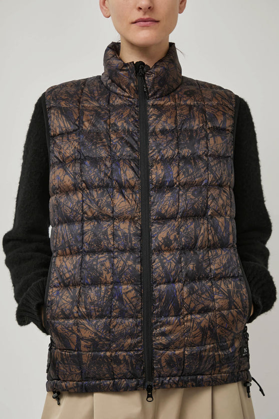 TAION Mountain Hi-Neck W-Zip Light Down Vest in Brushed Meadows