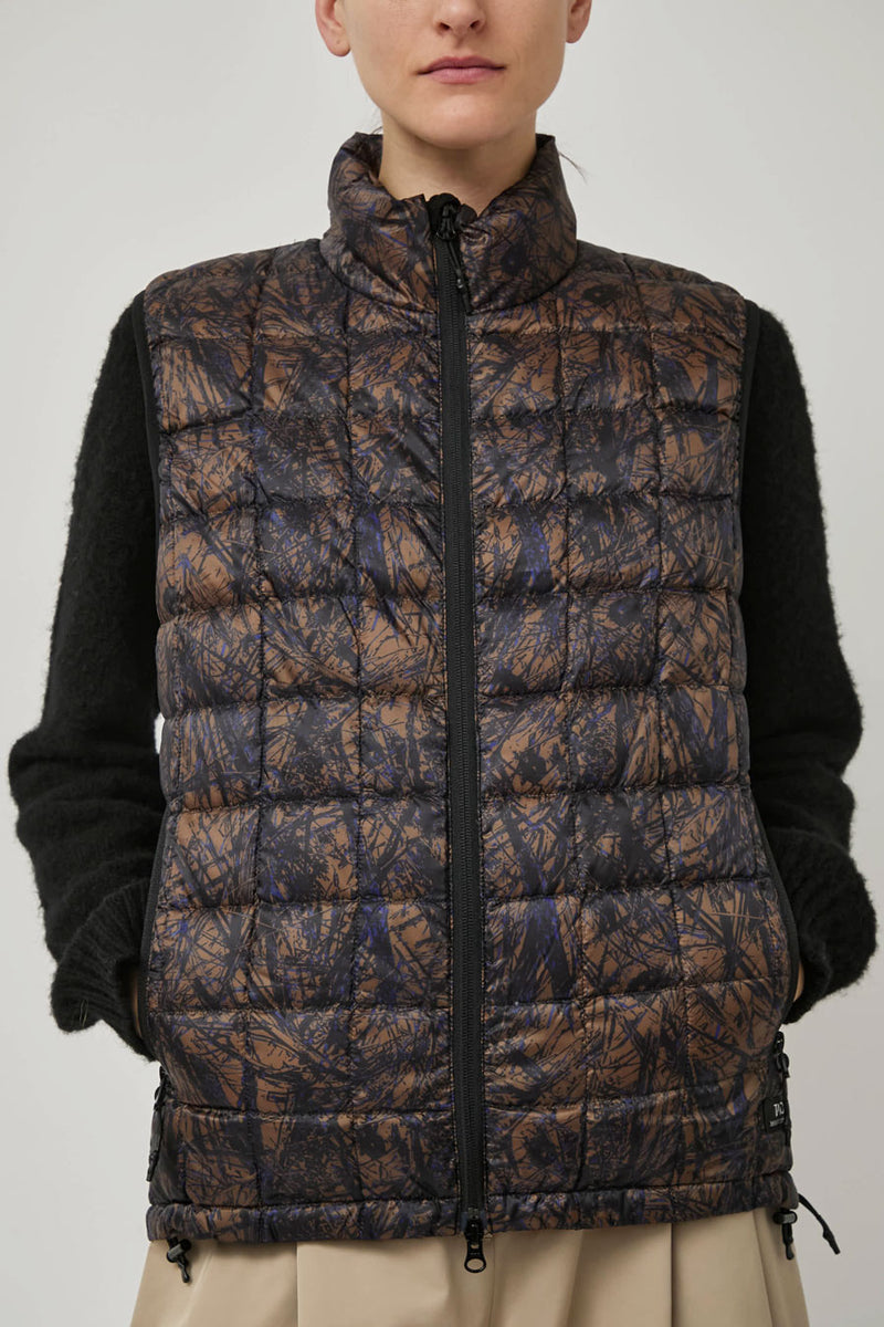 TAION Mountain Hi-Neck W-Zip Light Down Vest in Brushed Meadows