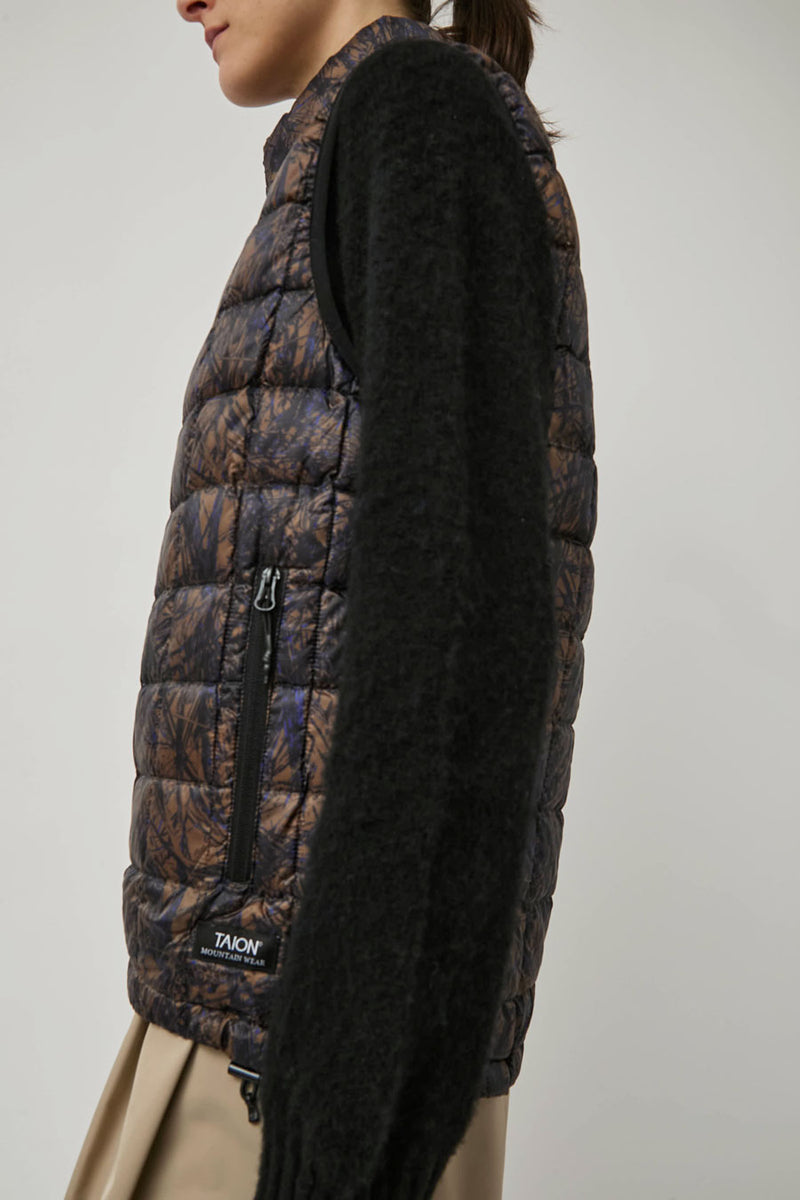 TAION Mountain Hi-Neck W-Zip Light Down Vest in Brushed Meadows