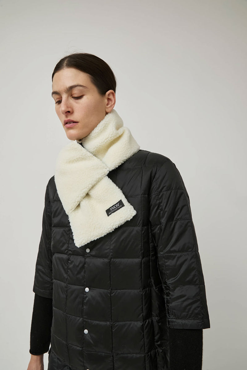 TAION Mountain Reversible Down x BOA Scarf in Navy and Ivory