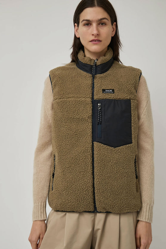 TAION Mountain Reversible Hi-Neck Vest in Dark Navy and Beige – No