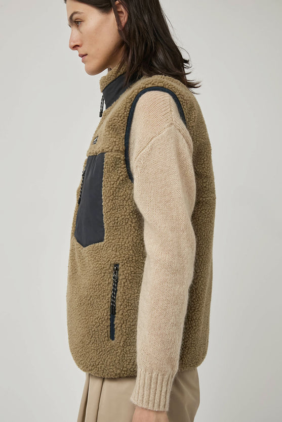 TAION Mountain Reversible Hi-Neck Vest in Dark Navy and Beige – No