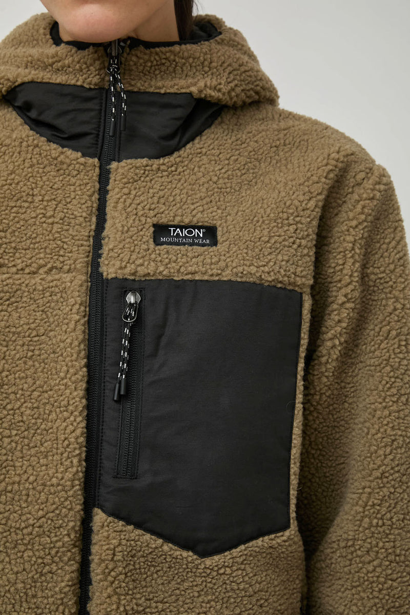 TAION Mountain Reversible Hood Jacket in Black and Beige