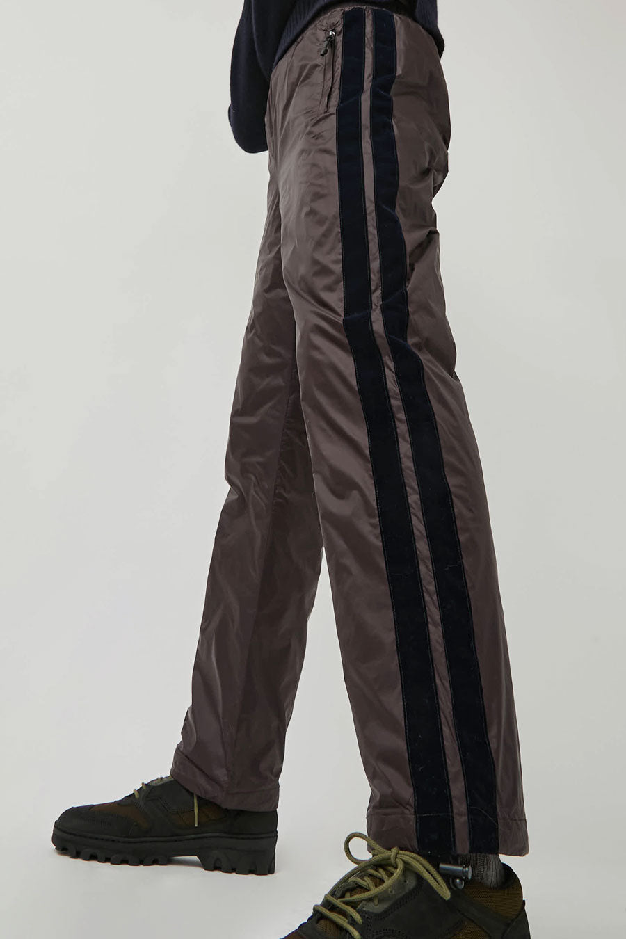 TAION Track Down Pants in Dark Coco and Dark Navy