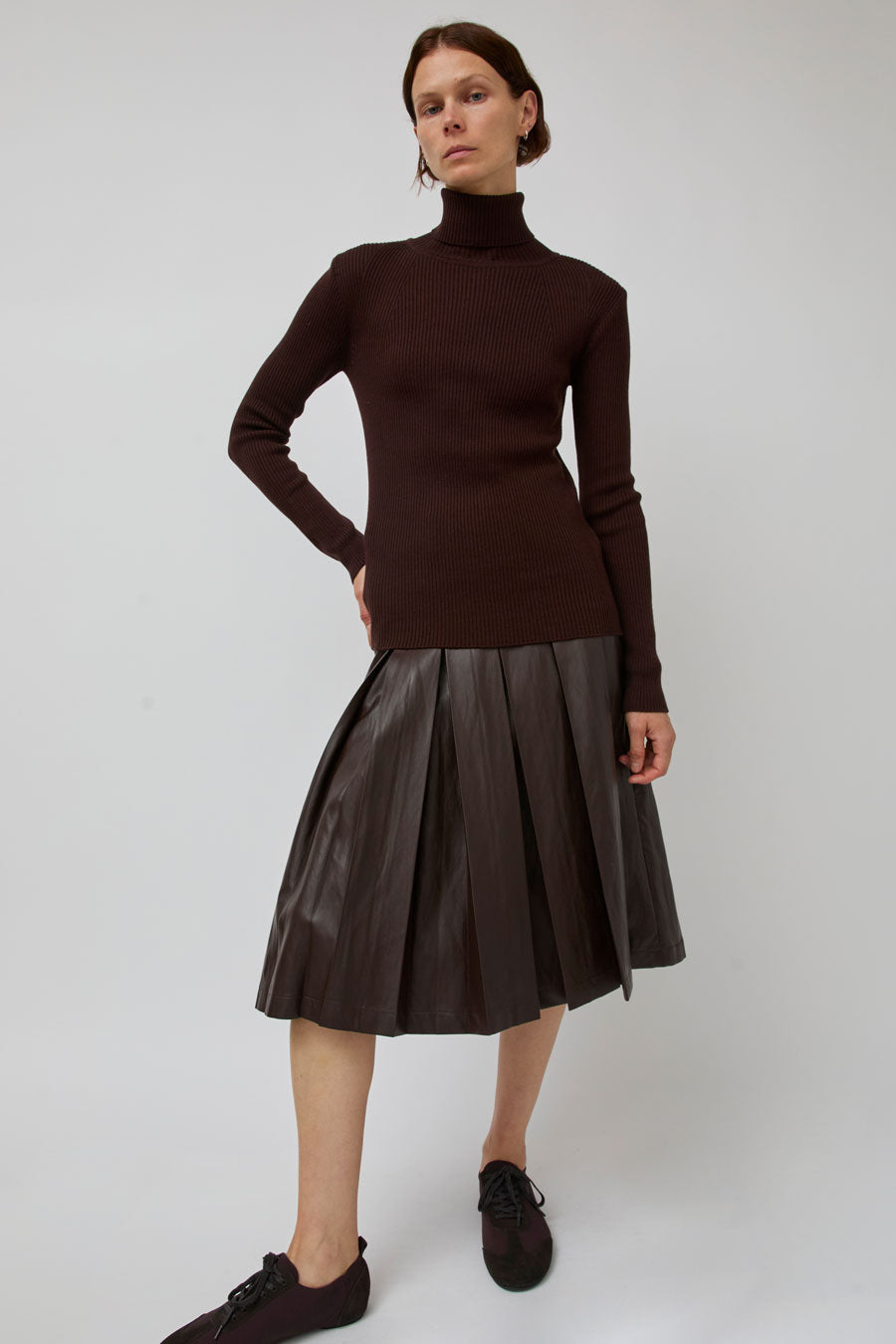 TONYWACK Faux Leather Pleated Midi Skirt in Brown