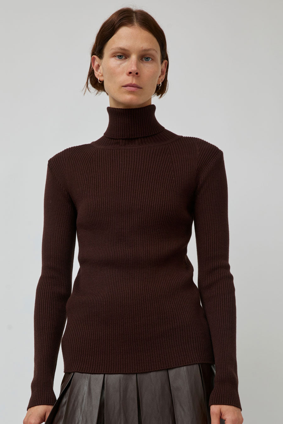 TONYWACK Slim-Fit Ribbed Turtleneck in Brown