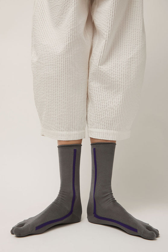 Tabito Tabi Line Socks in Charcoal and Purple