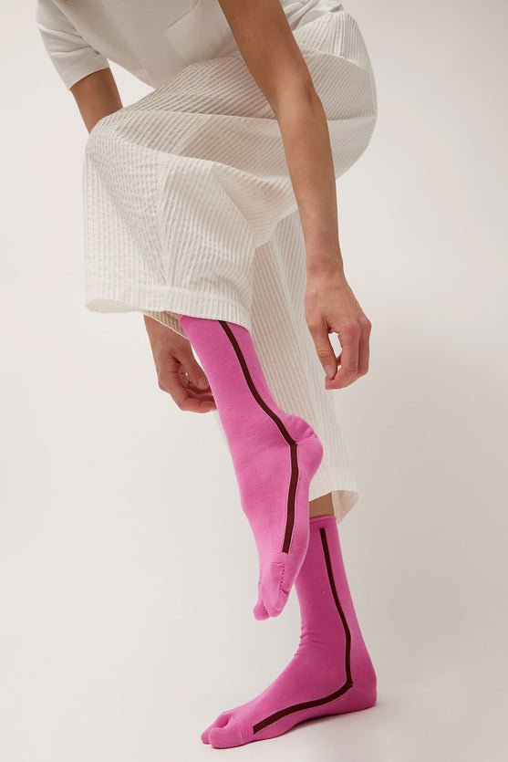 Tabito Tabi Line Socks in Pink and Brown
