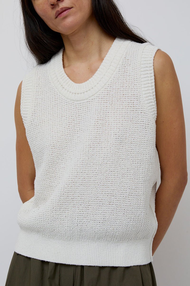 UMARMUNG Linen Boucle Crochet Vest in Oatmeal