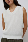 UMARMUNG Linen Boucle Crochet Vest in Oatmeal