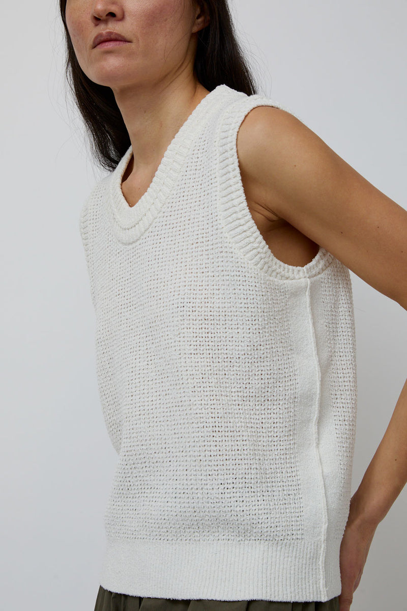 UMARMUNG Linen Boucle Crochet Vest in Oatmeal