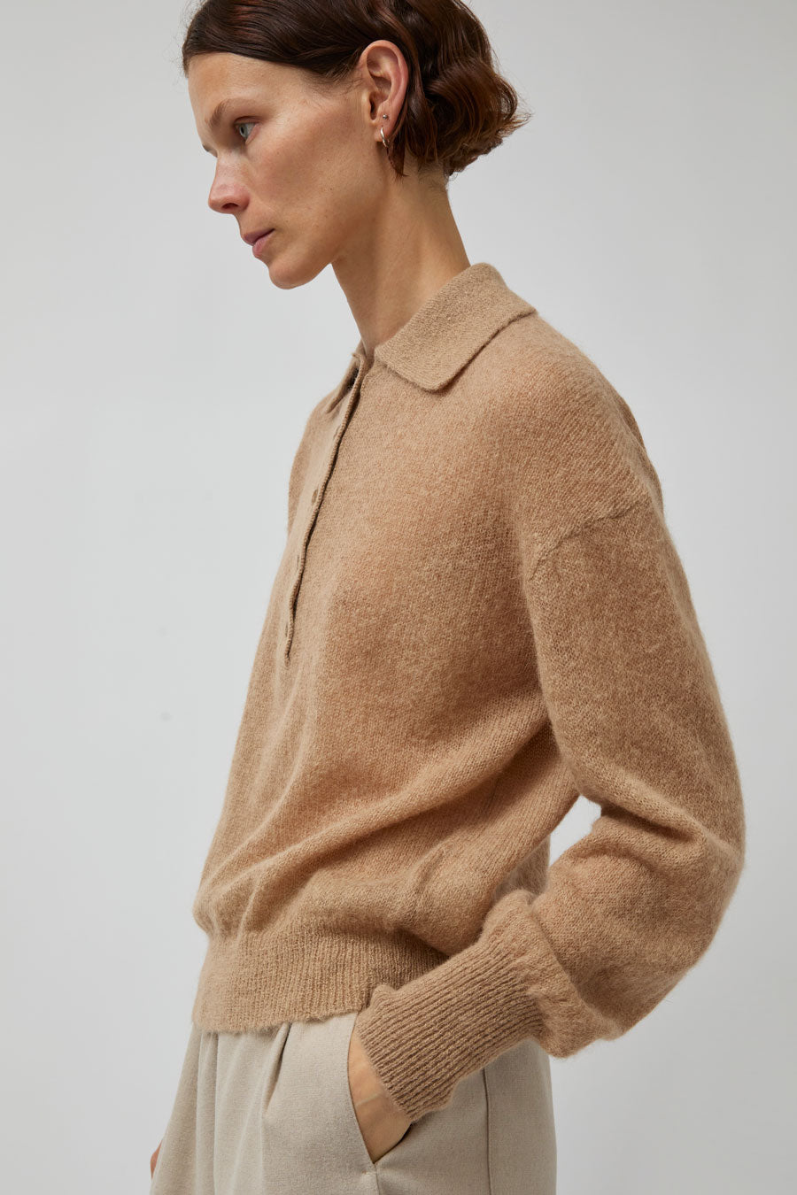 UMARMUNG Mohair Collared Pullover in Caramel