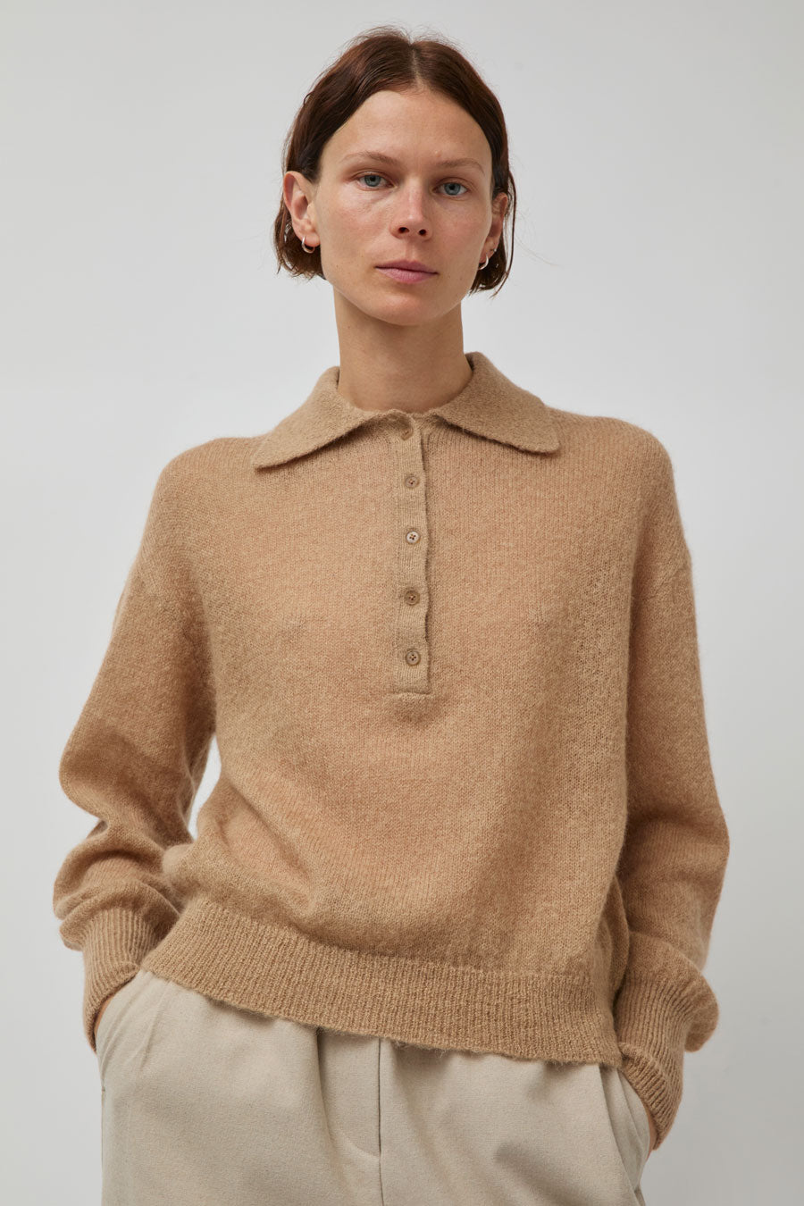 UMARMUNG Mohair Collared Pullover in Caramel
