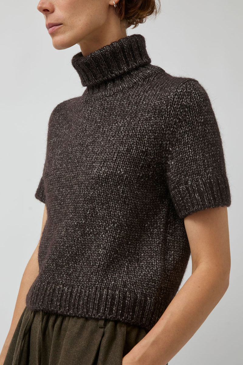 UMARMUNG Turtleneck Cropped Pullover in Bark