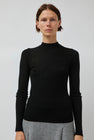 UMARMUNG Weightless Wool Crewneck Pullover in Black