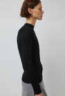 UMARMUNG Weightless Wool Crewneck Pullover in Black