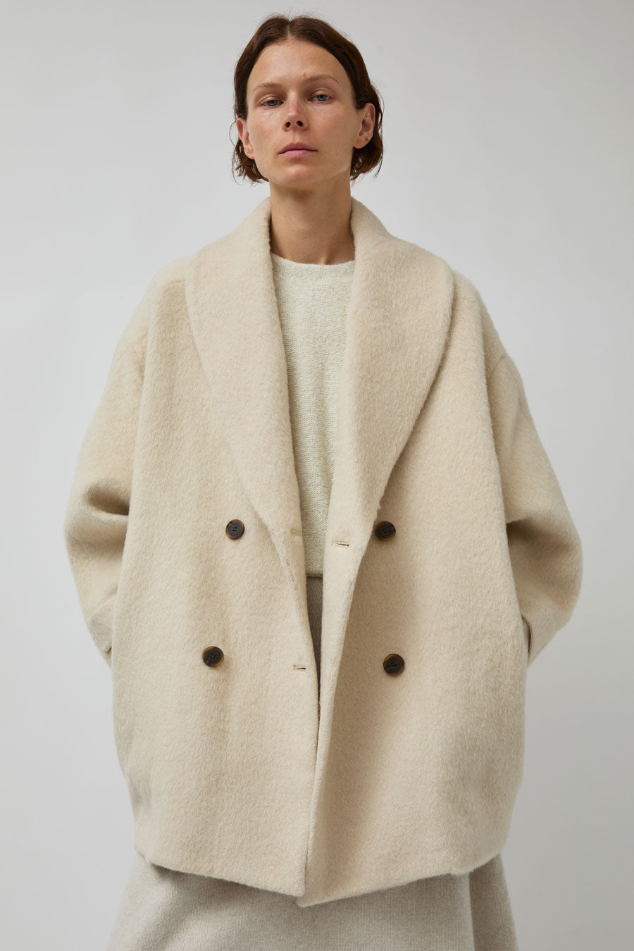 UMARMUNG Wool Alpaca Shawl Collar Half Coat in Cream