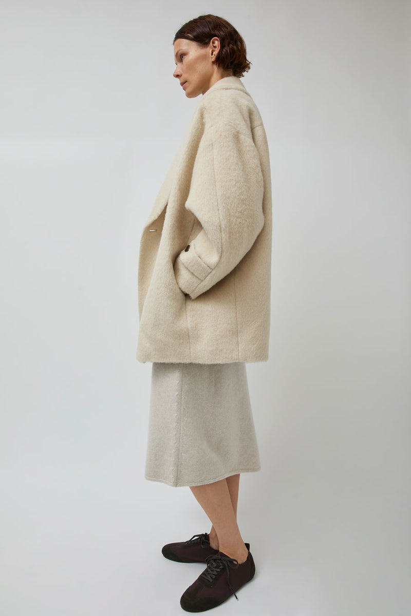 UMARMUNG Wool Alpaca Shawl Collar Half Coat in Cream