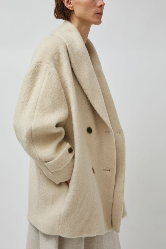 UMARMUNG Wool Alpaca Shawl Collar Half Coat in Cream