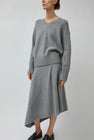 UMARMUNG Wool Cashmere Oversized V Neck Pullover in Heather Grey