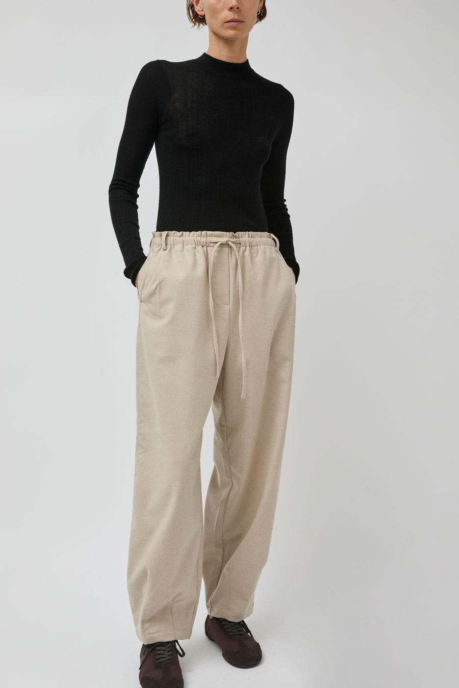 UMARMUNG Wool Flannel Oval Silhouette Pants in Cream