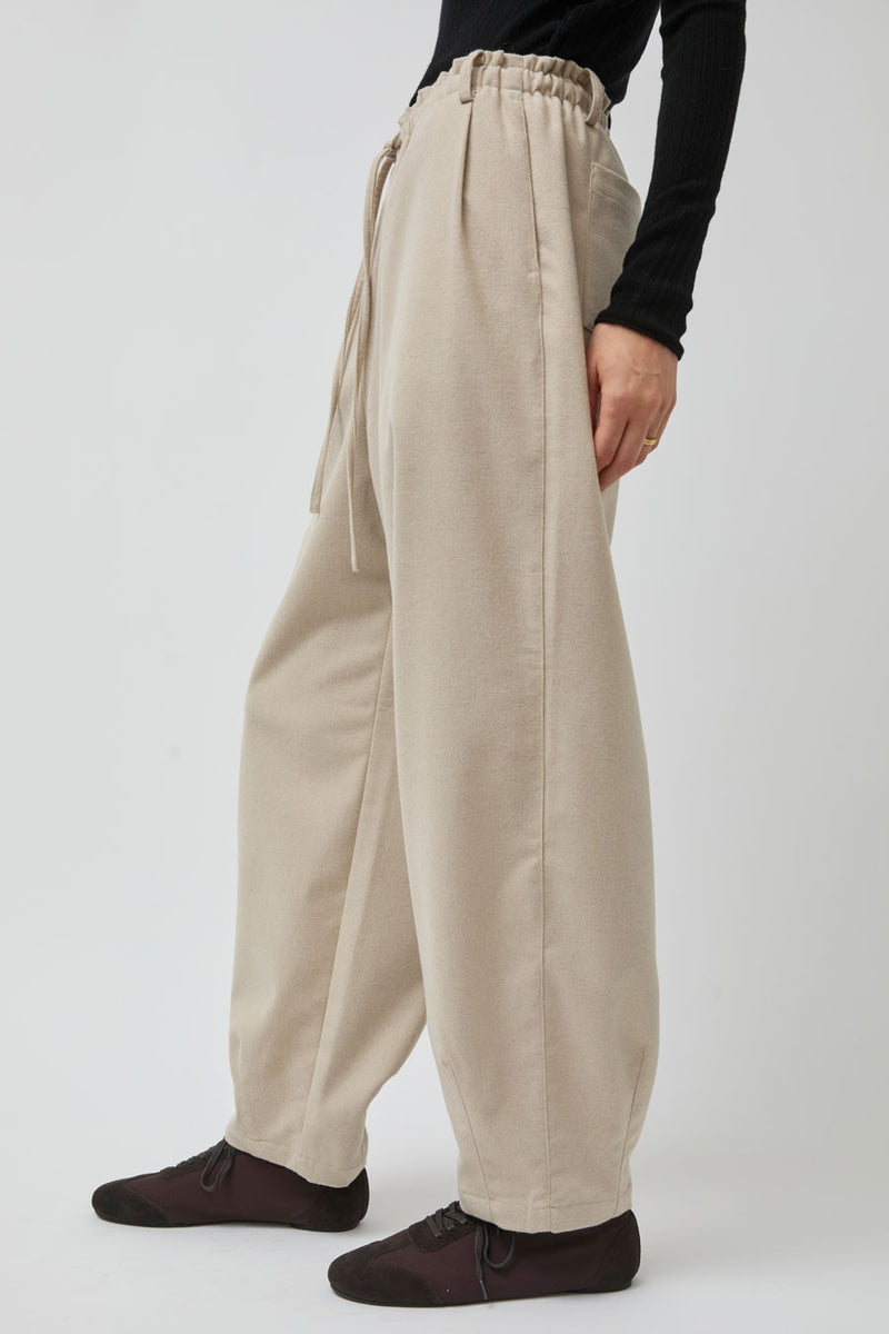UMARMUNG Wool Flannel Oval Silhouette Pants in Cream